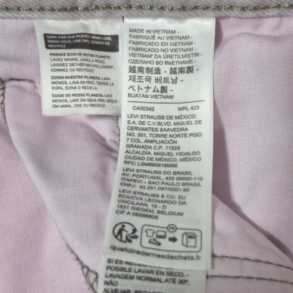 Levi's 469 Loose & Straight Fit Vintage Wash Purple Shorts Size 44 NWOT - Picture 6 of 10